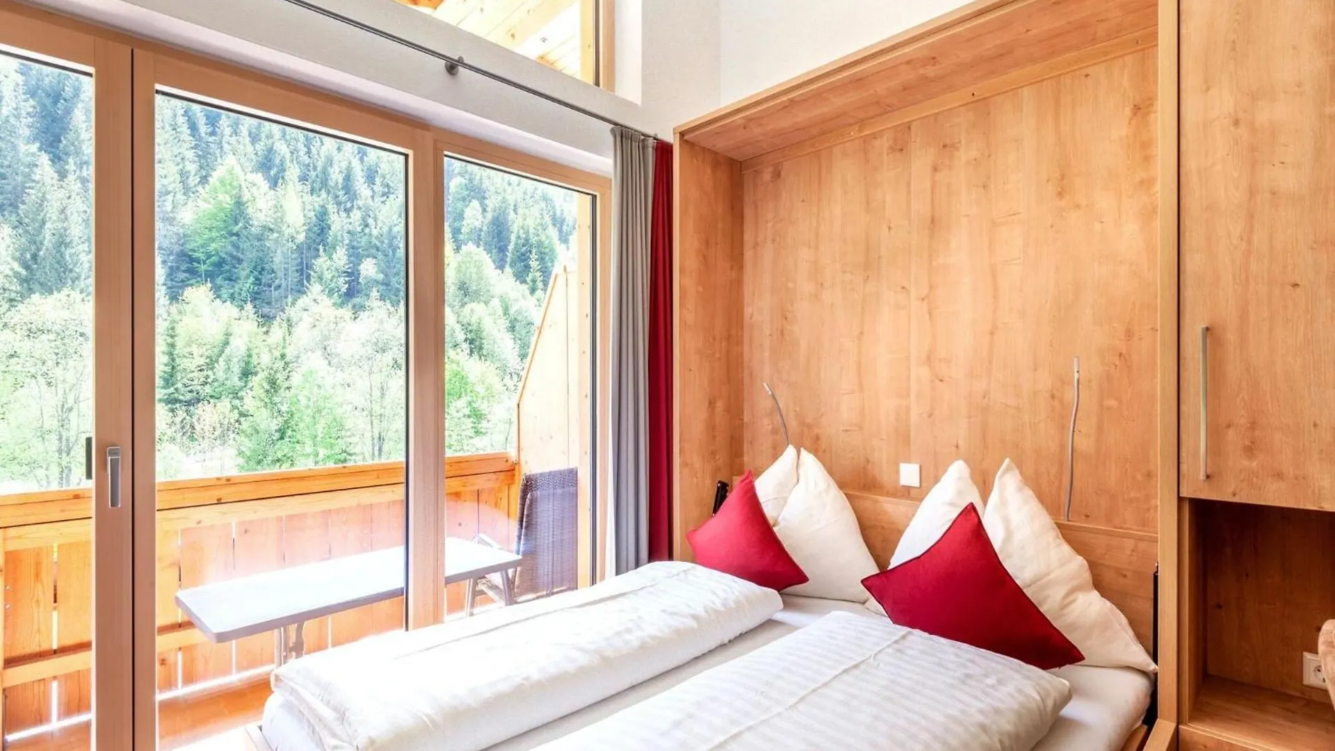 Ravishing Apartment In Saalbach With Sauna Near Ski Slopes אוסטריה
