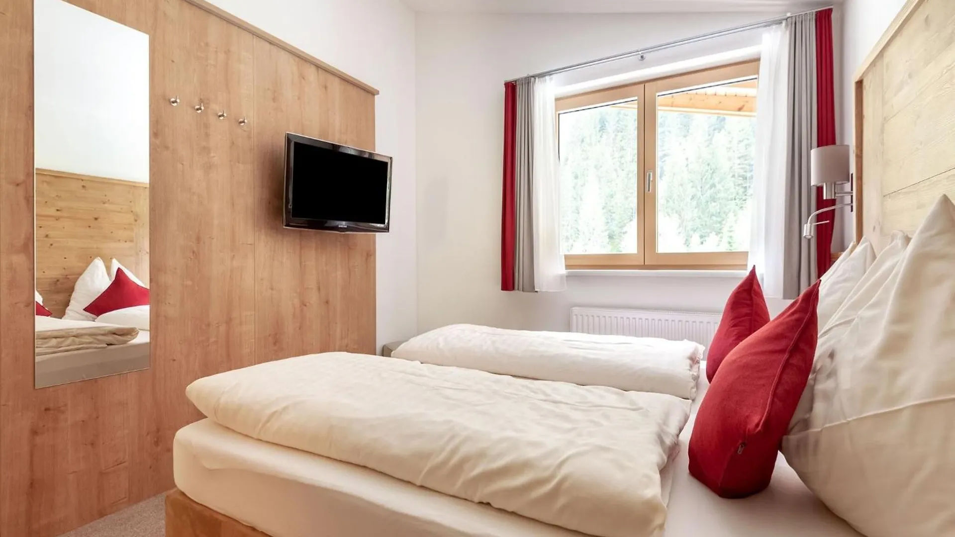 Ravishing Apartment In Saalbach With Sauna Near Ski Slopes אוסטריה