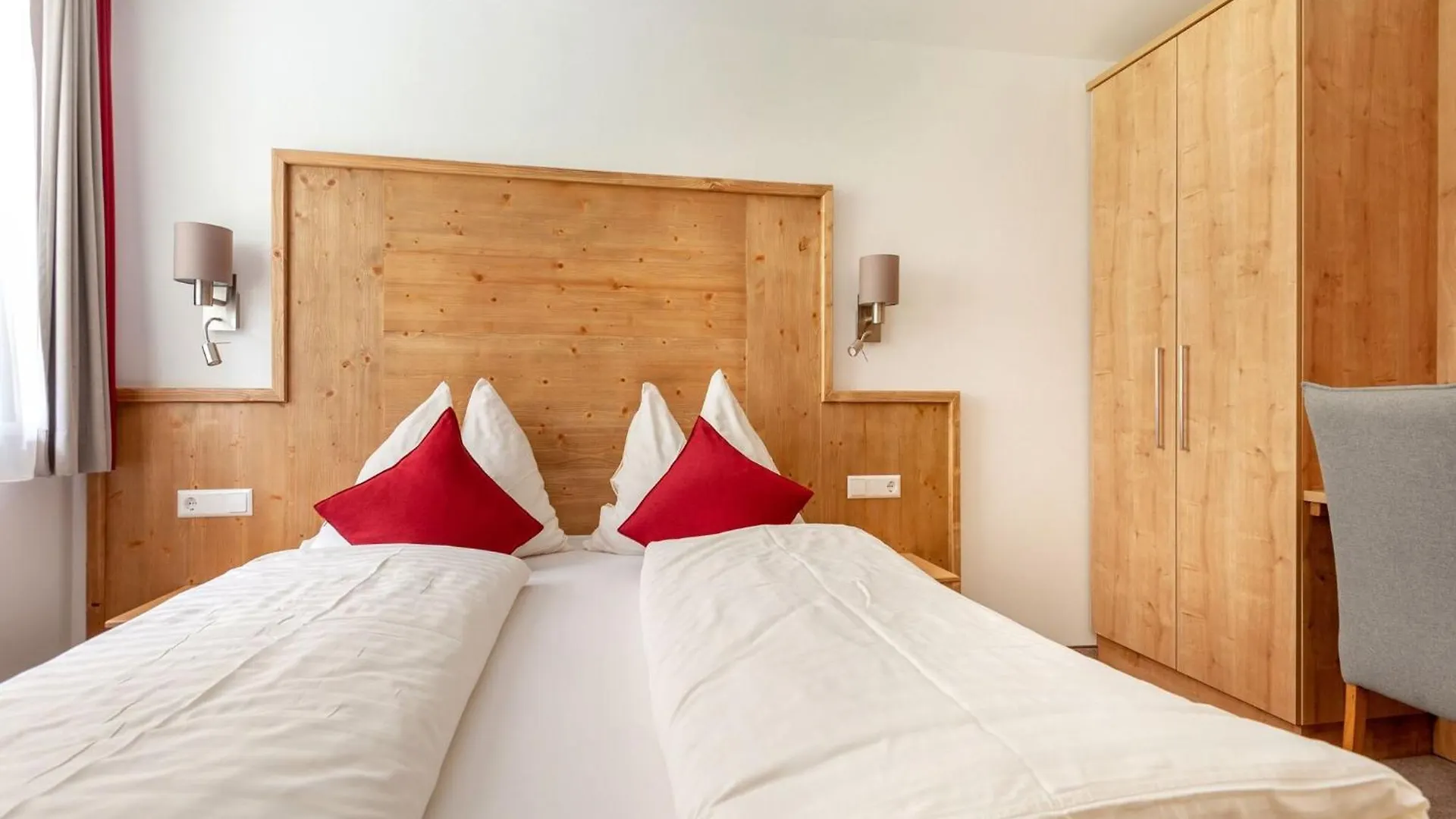 Ravishing Apartment In Saalbach With Sauna Near Ski Slopes 0*, 잘바흐 힌터글렘