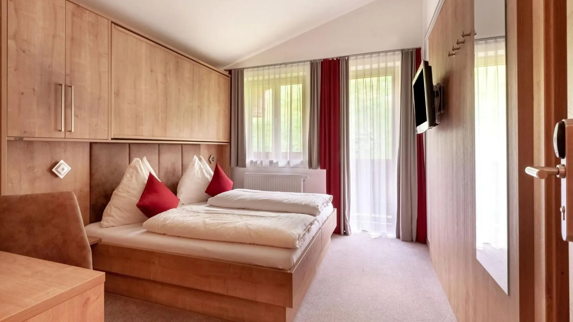 Ravishing Apartment In Saalbach With Sauna Near Ski Slopes